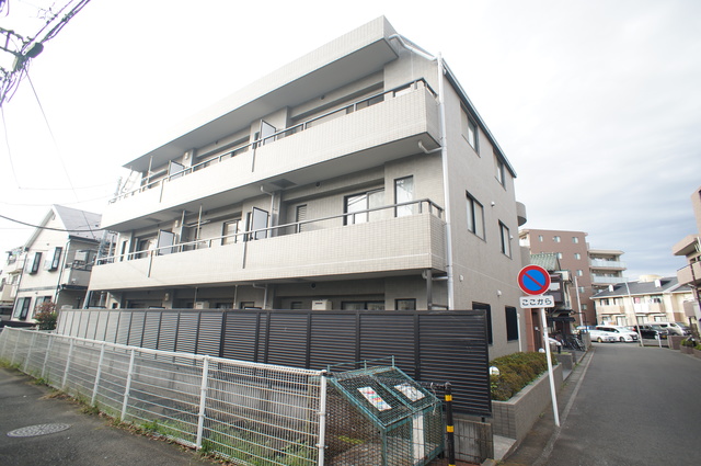 建物外観　丈夫で安心の鉄筋コンクリート造マンションです☆