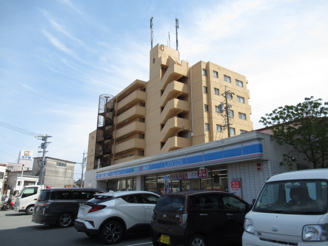 コンビニ　ローソン伊勢岩渕店（コンビニ）まで427m