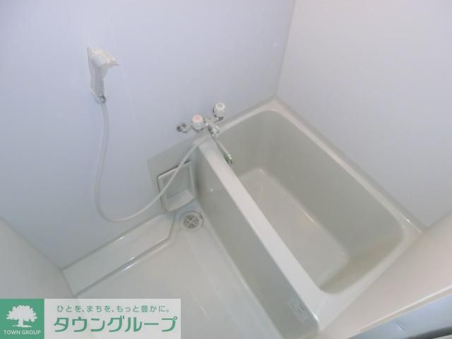 バス・シャワールーム　乾燥機付きの浴室です