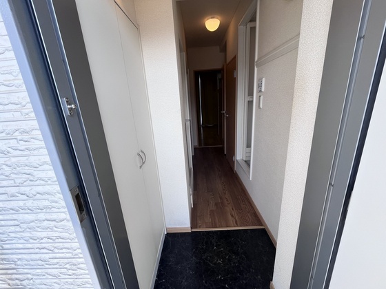 玄関　※別部屋の写真です