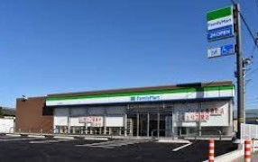 コンビニ　ファミリーマート浜松馬郡町店（コンビニ）まで896m