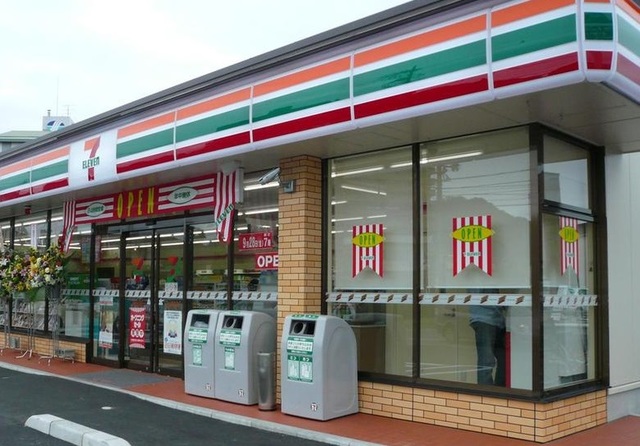 コンビニ　セブンイレブン八王子小宮店（コンビニ）まで152m