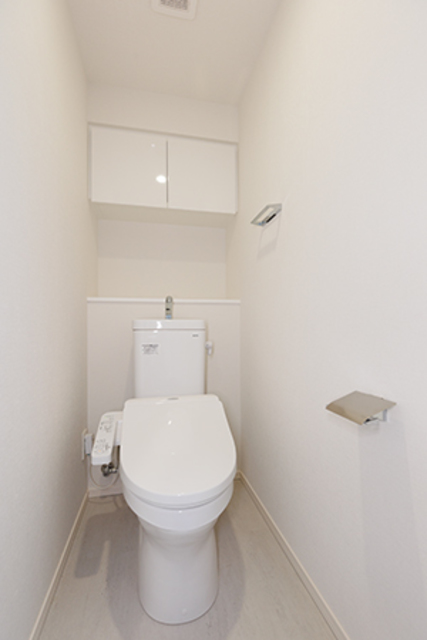 トイレ　※写真は同タイプ住戸です。