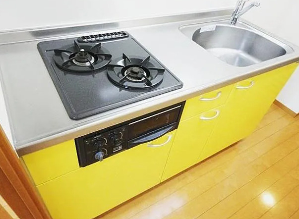 キッチン　別部屋の画像を使用しております。