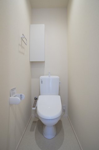トイレ　暖房洗浄便座付き洋式トイレです