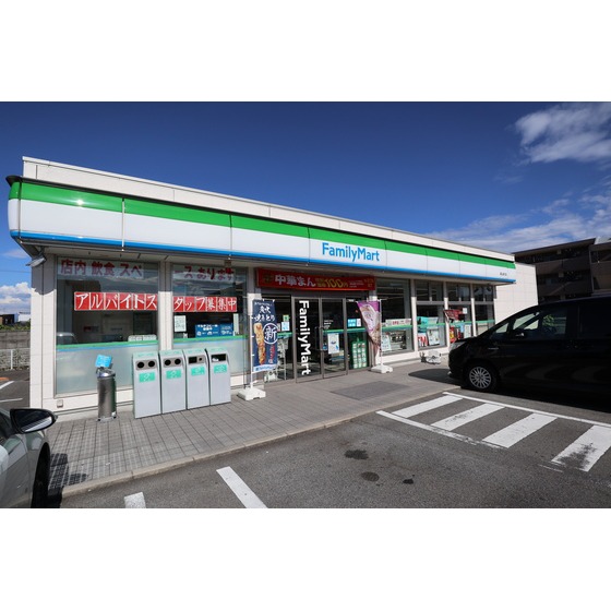 コンビニ　ファミリーマート富山金代店（コンビニ）まで600m