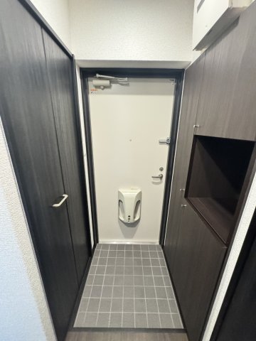 メルローズ札元の玄関写真