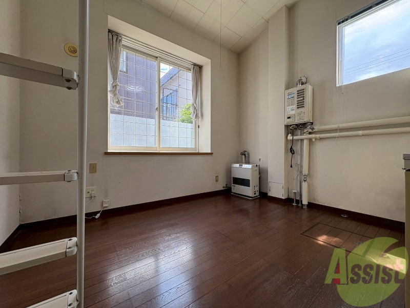 居室・リビング　広くてキレイなお部屋が広がっていて、充実した生活が送れそう。