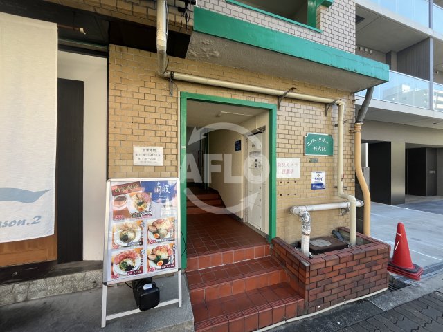 エントランス　エバーグリーン新大阪　エントランス