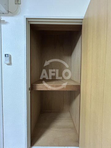 収納　エバーグリーン新大阪　クローゼット