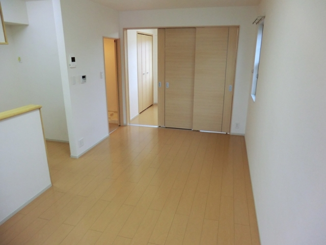 居室・リビング　２面採光の明るいお部屋です。