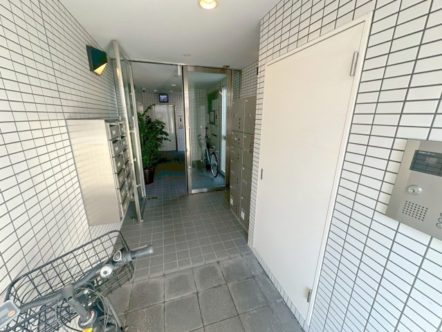 エントランス　綺麗なエントランスです。