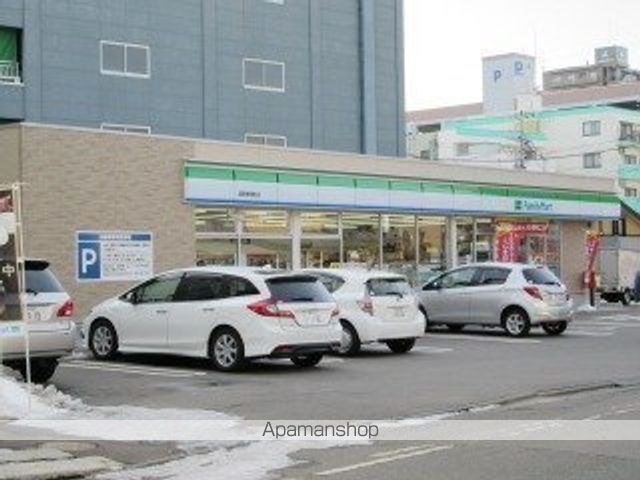 コンビニ　ファミリーマート（コンビニ）まで347m