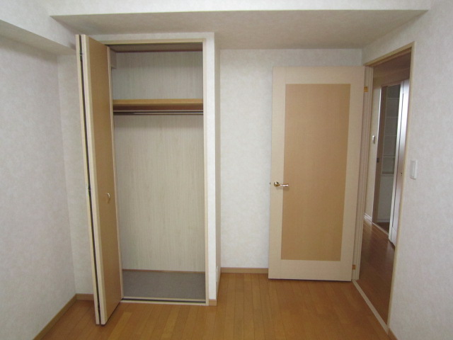 収納　収納スペースです　※同マンション別室写真です