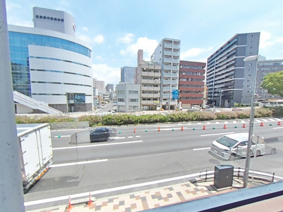 バルコニー　※別号室の写真になります。
