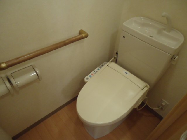 トイレ　ゆったりとした空間のトイレです