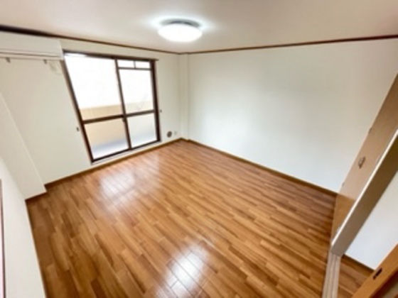 居室・リビング　※別部屋の写真です