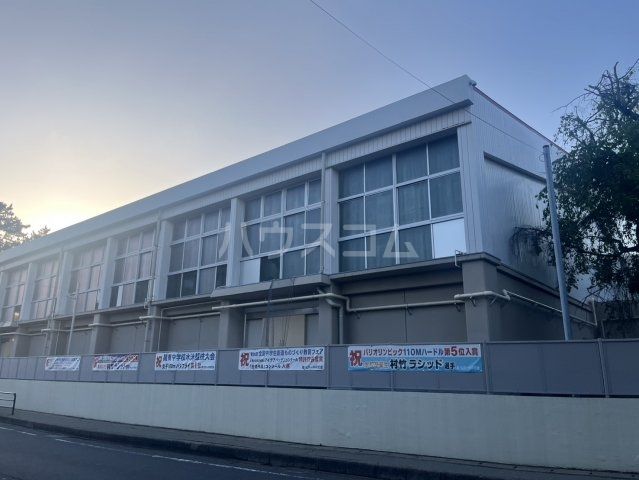 中学校　松戸市立第一中学校（中学校）まで819m