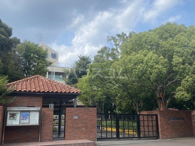 小学校　私立聖徳大学附属小学校（小学校）まで614m