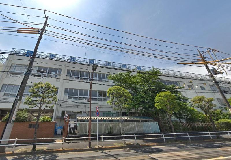 小学校　足立区立東綾瀬小学校（小学校）まで700m