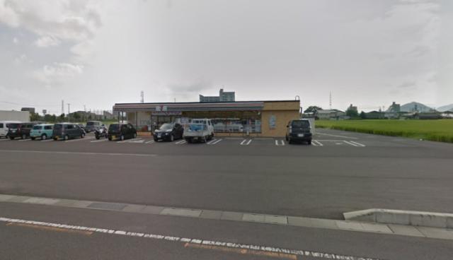 コンビニ　セブンイレブン高松鹿角町店（コンビニ）まで504m