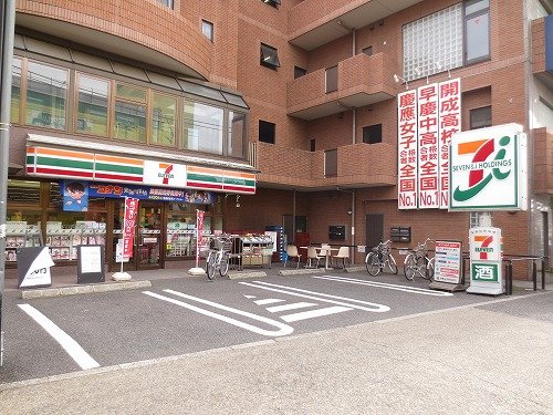 コンビニ　セブン-イレブン練馬早宮２丁目店（コンビニ）まで677m