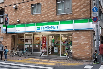 コンビニ　ファミリーマート 桜台駅前店（コンビニ）まで309m
