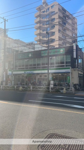 コンビニ　ファミリーマート（コンビニ）まで847m