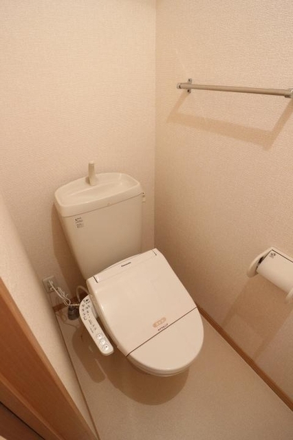 トイレ　温水洗浄暖房便座