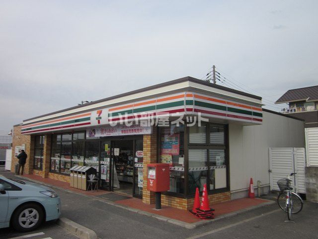 コンビニ　セブンイレブン 木津州見台1丁目店（コンビニ）まで50m