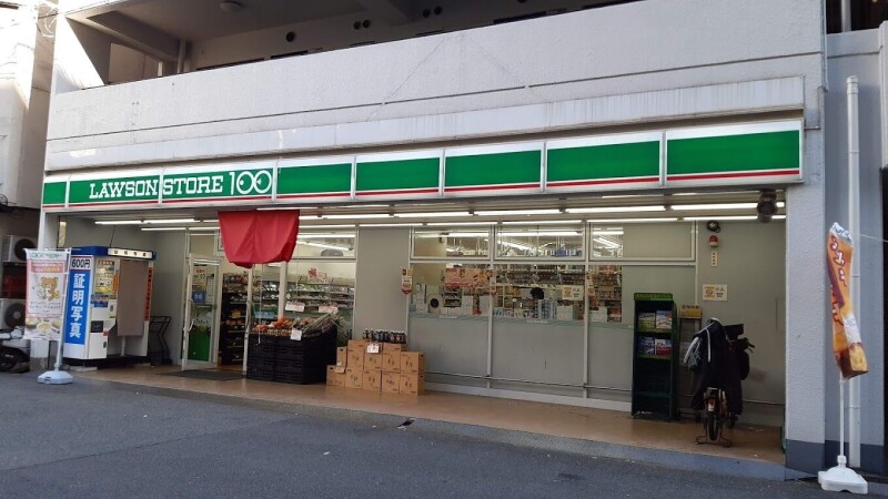 コンビニ　ローソンストア100西区京町堀店（コンビニ）まで135m