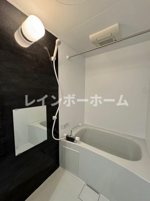 バス・シャワールーム　落ち着いた空間のお風呂です