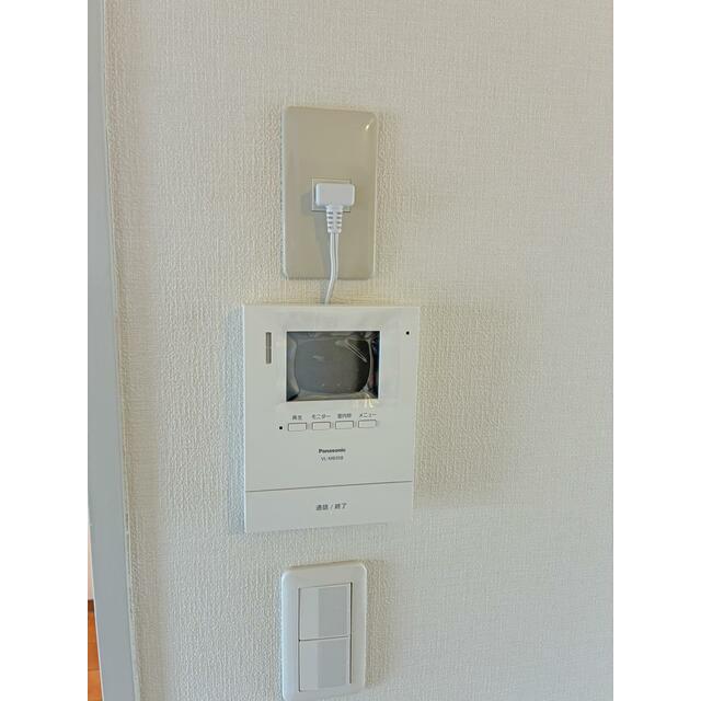 セキュリティ　カラーモニター付きインターフォンも新品です。