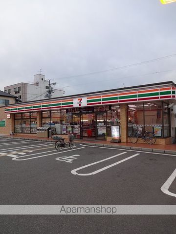 コンビニ　セブンイレブン（コンビニ）まで616m