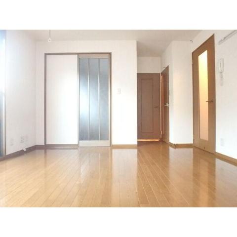 セジュールみなみ西原Aの居間写真