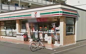 コンビニ　セブンイレブン　南大通3丁目店（コンビニ）まで381m
