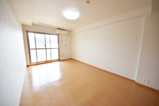 居室・リビング　☆光の入る明るいお部屋☆