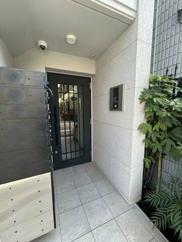エントランス　建物の内部です