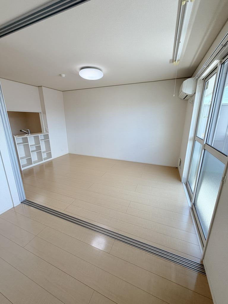 ＪＲ山陽本線 福山駅 徒歩17分 3階建 築13年の居間写真