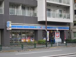 コンビニ　ローソン新宿荒木町店（コンビニ）まで262m