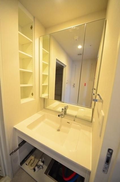 洗面設備　※写真は同タイプ住戸です。