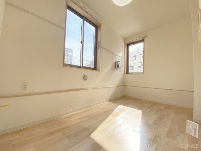 居室・リビング　南向きの部屋です！