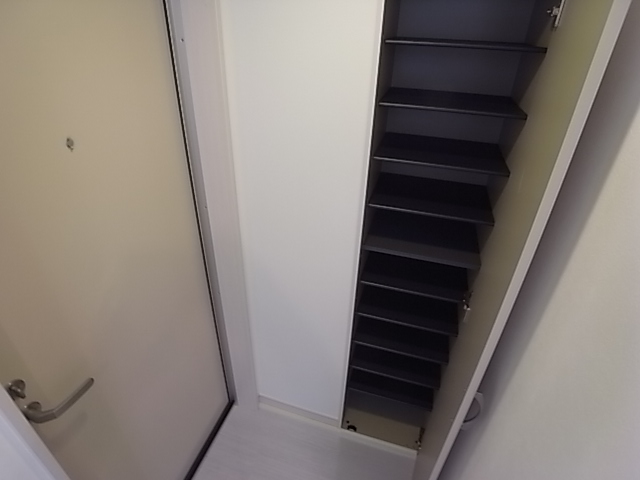 玄関　☆同タイプのお部屋の写真になります☆