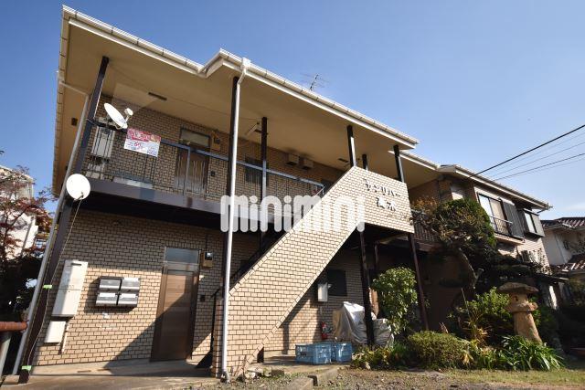 建物外観　静かで落ち着いた環境に立地。