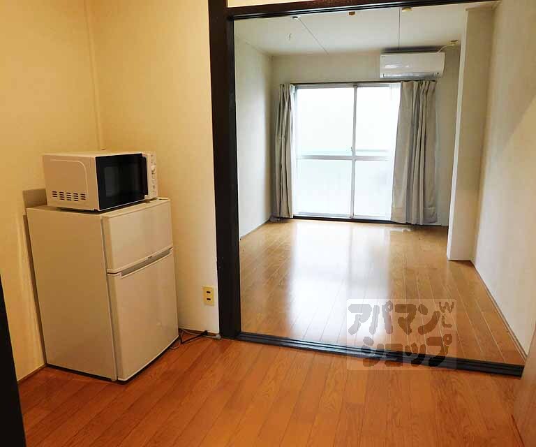 居室・リビング　シンプルなお部屋です。