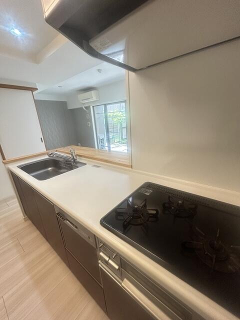 キッチン　対面式システムキッチン