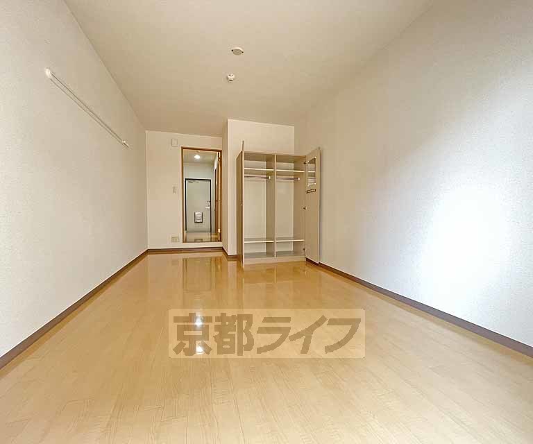 パルティール四条の居間写真