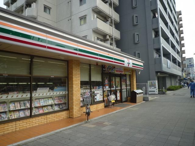 コンビニ　セブンイレブン（コンビニ）まで500m