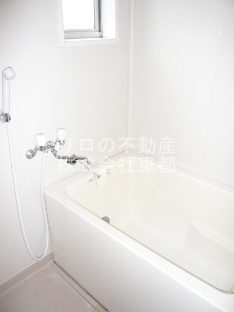 ペアホワイトの風呂写真