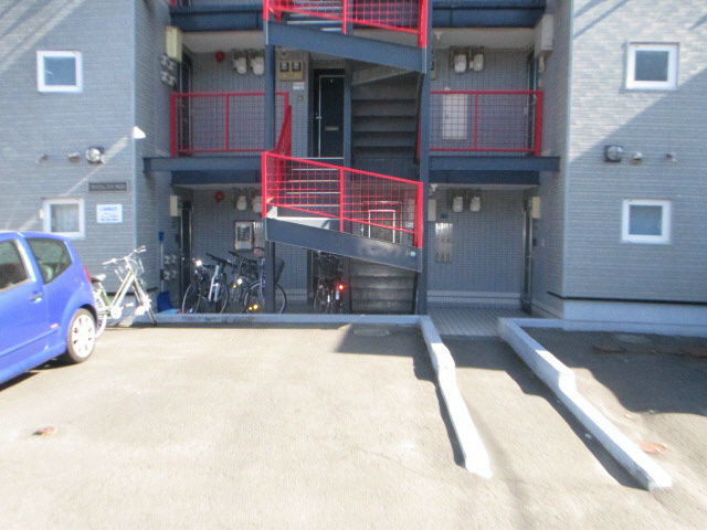 地下鉄東豊線 元町駅 徒歩10分 4階建 築36年の外観写真